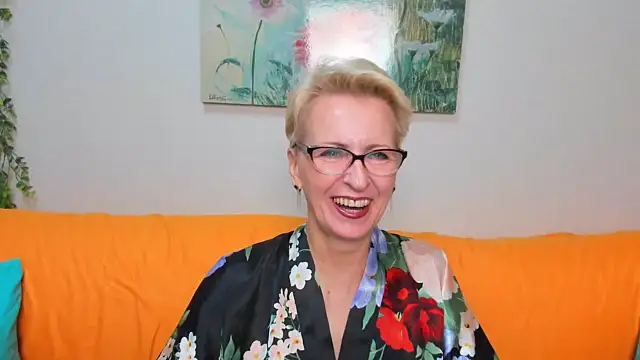 iamyourdream89 online show from 10/18/25, 01:24