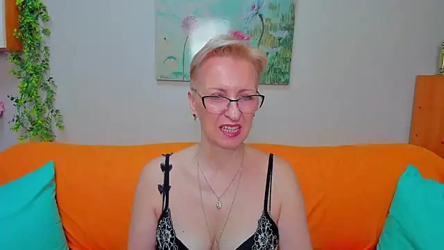 iamyourdream89 online show from 04/06/26, 11:00