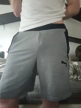 Snapshot of geiler89 chatting on 10/13/25, 12:18 geiler89 online show from 10/13/25, 12:18