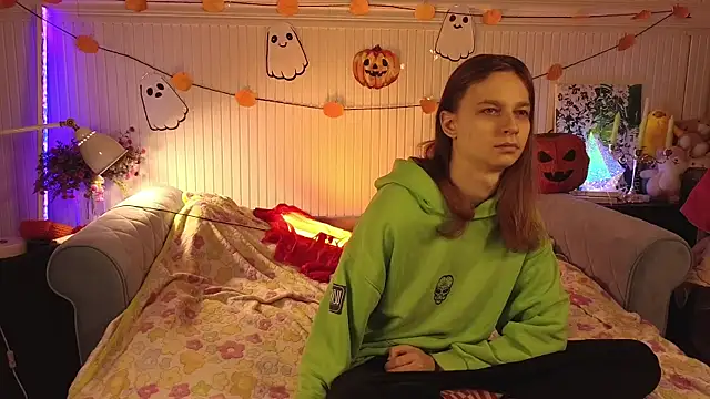 Frank Fraer online show from 10/19/25, 03:48