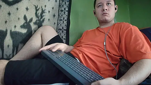 Snapshot of sweet_cock28 chatting on 06/01/26, 03:00 sweet cock28 online show from 06/01/26, 03:00