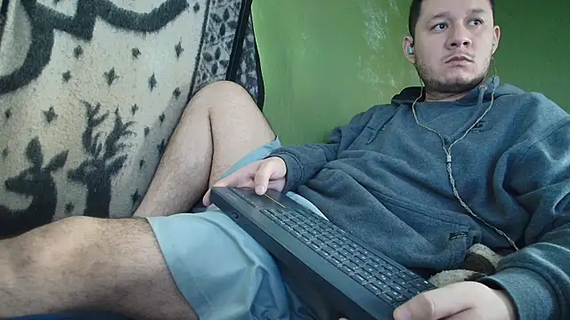 Snapshot of sweet_cock28 chatting on 10/01/25, 03:27 sweet cock28 online show from 10/01/25, 03:27