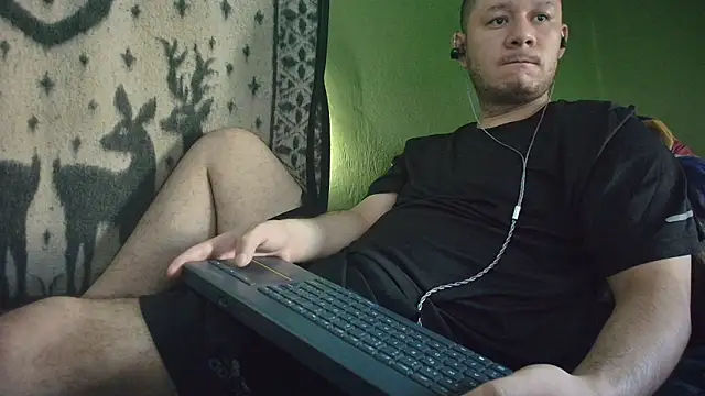 Snapshot of sweet_cock28 chatting on 07/12/26, 02:07 sweet cock28 online show from 07/12/26, 02:07