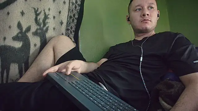 Snapshot of sweet_cock28 chatting on 07/08/26, 03:24 sweet cock28 online show from 07/08/26, 03:24
