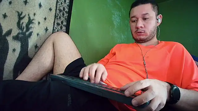 Snapshot of sweet_cock28 chatting on 03/01/25, 03:49 sweet cock28 online show from 03/01/25, 03:49