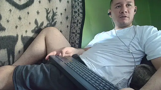 Snapshot of sweet_cock28 chatting on 06/11/26, 03:09 sweet cock28 online show from 06/11/26, 03:09