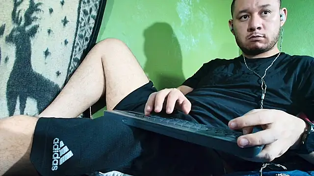 Snapshot of sweet_cock28 chatting on 02/15/25, 06:55 sweet cock28 online show from 02/15/25, 06:55