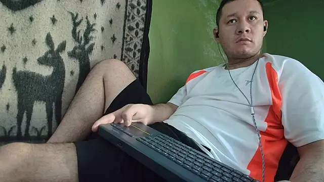 Snapshot of sweet_cock28 chatting on 04/21/26, 03:18 sweet cock28 online show from 04/21/26, 03:18