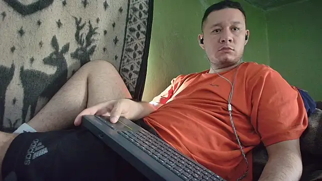 Snapshot of sweet_cock28 chatting on 05/07/26, 03:15 sweet cock28 online show from 05/07/26, 03:15