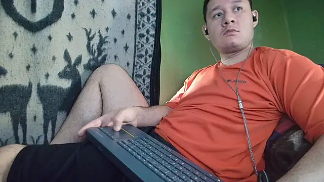 Snapshot of sweet_cock28 chatting on 05/26/26, 03:10 sweet cock28 online show from 05/26/26, 03:10
