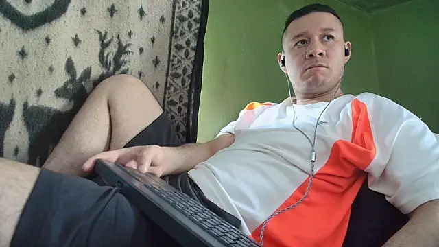 Snapshot of sweet_cock28 chatting on 06/08/26, 03:01 sweet cock28 online show from 06/08/26, 03:01