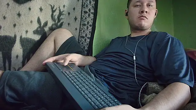 Snapshot of sweet_cock28 chatting on 05/20/26, 03:20 sweet cock28 online show from 05/20/26, 03:20