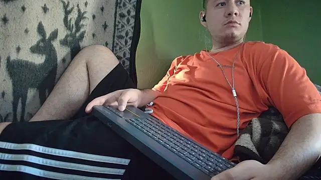 Snapshot of sweet_cock28 chatting on 06/16/26, 03:12 sweet cock28 online show from 06/16/26, 03:12