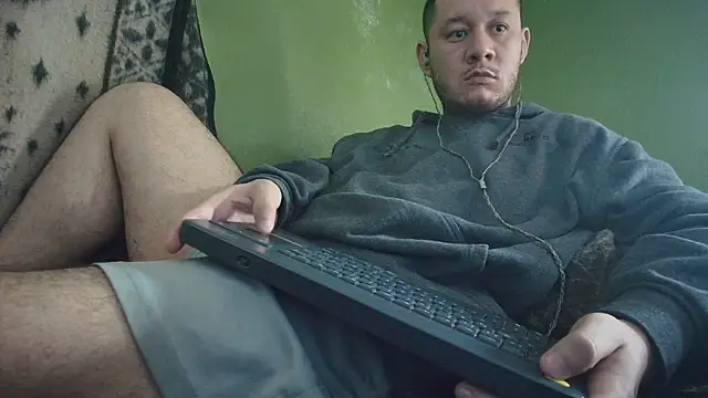 Snapshot of sweet_cock28 chatting on 10/11/25, 03:57 sweet cock28 online show from 10/11/25, 03:57