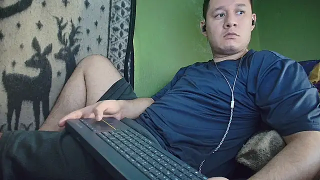 Snapshot of sweet_cock28 chatting on 05/25/26, 03:00 sweet cock28 online show from 05/25/26, 03:00