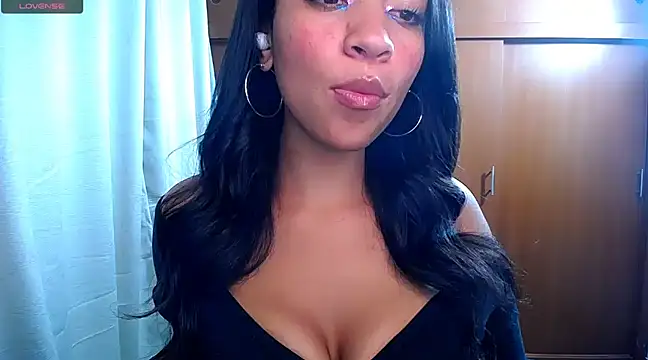 Snapshot of Danna_Ross_ chatting on 01/24/25, 12:42 Danna Ross online show from 01/24/25, 12:42