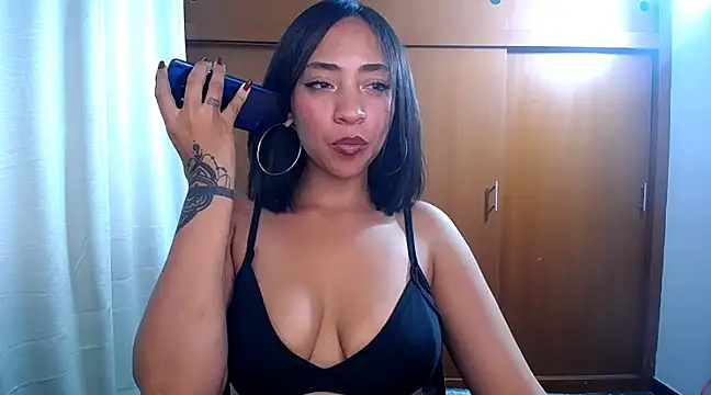 Snapshot of Danna_Ross_ chatting on 03/06/25, 08:27 Danna Ross online show from 03/06/25, 08:27