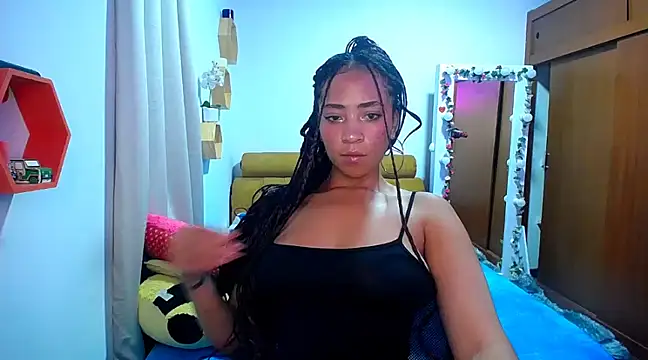 Snapshot of Danna_Ross_ chatting on 03/23/25, 01:42 Danna Ross online show from 03/23/25, 01:42