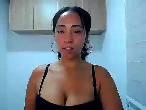 Danna Ross  online show from 11/08/25, 03:43