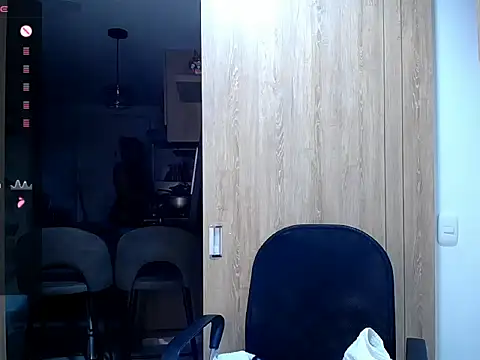 Danna Ross  online show from 05/06/26, 02:59