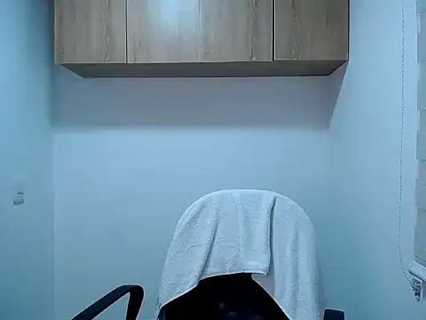 Danna Ross  online show from 11/14/25, 04:38