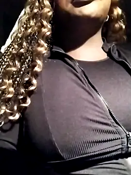 Snapshot of Thepanthera chatting on 12/18/25, 05:28 Thepanthera online show from 12/18/25, 05:28