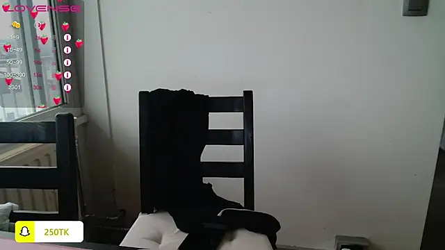 Snapshot of Thepanthera chatting on 12/15/24, 03:31 Thepanthera online show from 12/15/24, 03:31