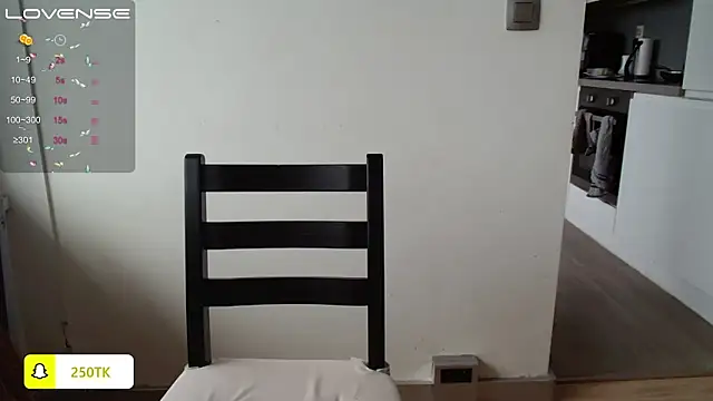 Snapshot of Thepanthera chatting on 12/14/24, 12:11 Thepanthera online show from 12/14/24, 12:11