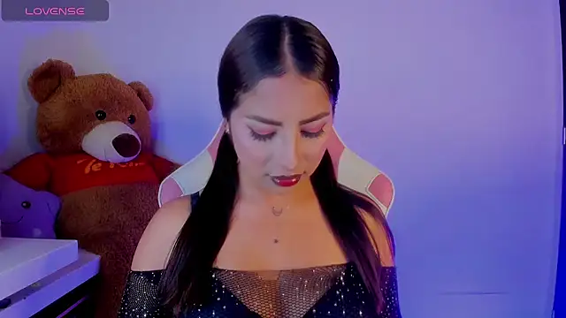 Snapshot of lucykinky22 chatting on 11/06/25, 10:25 lucykinky22 online show from 11/06/25, 10:25