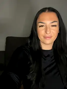 Snapshot of Mia-Bremer chatting on 09/27/25, 10:27 Mia-Bremer online show from 09/27/25, 10:27