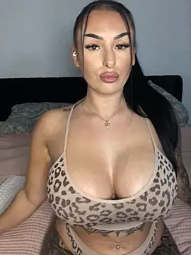 Mia-Bremer online show from 11/16/25, 05:28