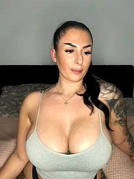 Mia-Bremer online show from 12/20/25, 08:12