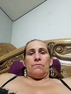 Snapshot of SeductionSilera chatting on 09/28/25, 02:51 SeductionSilera online show from 09/28/25, 02:51