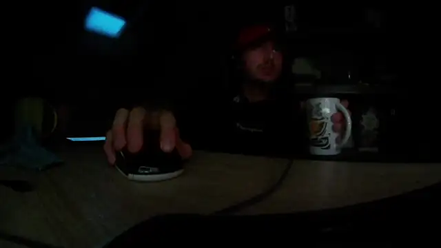 Snapshot of capoloveu chatting on 11/30/25, 03:46 capoloveu online show from 11/30/25, 03:46