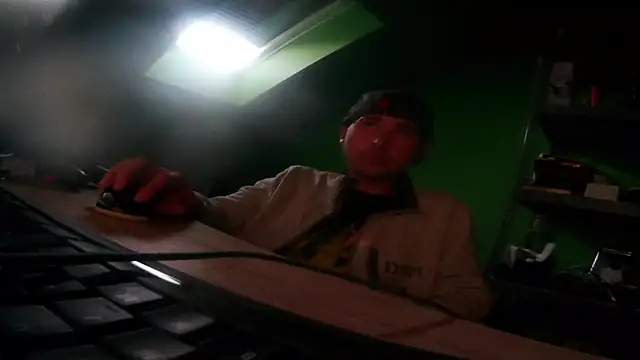 capoloveu online show from 10/30/25, 03:42