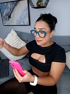 Snapshot of Amber_Etan chatting on 04/21/26, 02:01 Amber Etan online show from 04/21/26, 02:01