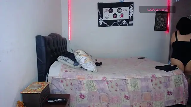 pinky violeta online show from 03/26/26, 01:42