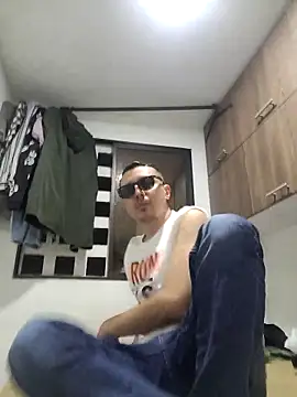 Snapshot of axeldaviid chatting on 11/29/25, 03:17 axeldaviid online show from 11/29/25, 03:17