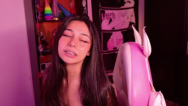 amber yull online show from 06/13/26, 06:06