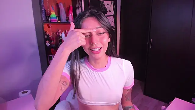 amber yull online show from 04/16/26, 02:12