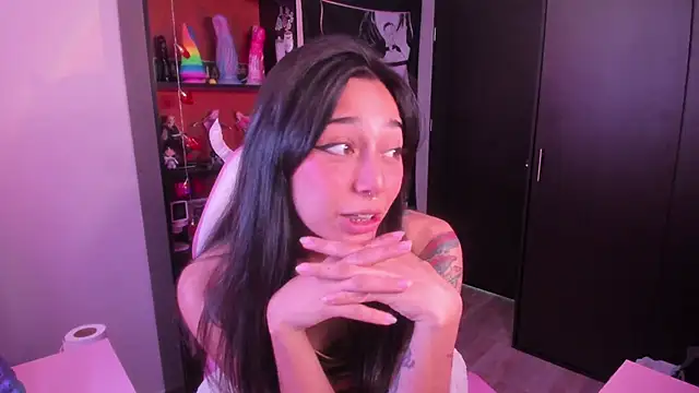 amber yull online show from 04/24/26, 03:36