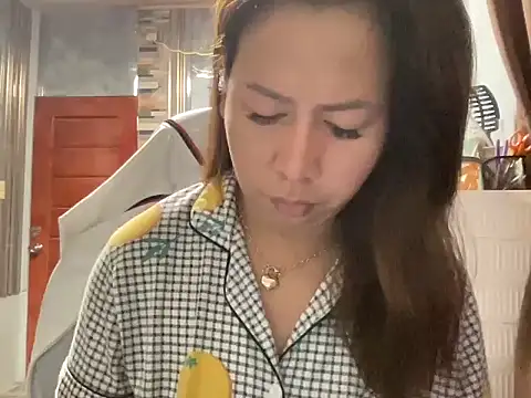 Snapshot of UrLove_Marga chatting on 06/24/26, 10:07 UrLove Marga online show from 06/24/26, 10:07