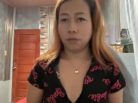 Snapshot of UrLove_Marga chatting on 05/03/26, 10:02 UrLove Marga online show from 05/03/26, 10:02