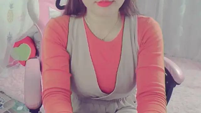 Snapshot of -R-Mai- chatting on 12/10/24, 05:28 -R-Mai- online show from 12/10/24, 05:28