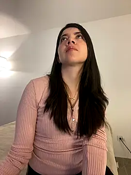 Snapshot of saori_10 chatting on 11/15/25, 05:44 saori 10 online show from 11/15/25, 05:44