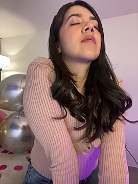 Snapshot of saori_10 chatting on 11/30/25, 04:13 saori 10 online show from 11/30/25, 04:13