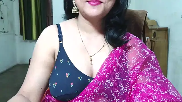 Snapshot of Cute_Mahi22 chatting on 10/14/25, 06:08 Cute Mahi22 online show from 10/14/25, 06:08