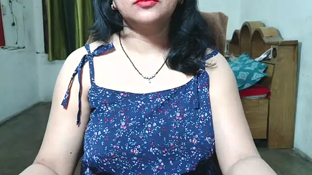 Snapshot of Cute_Mahi22 chatting on 10/18/25, 07:05 Cute Mahi22 online show from 10/18/25, 07:05