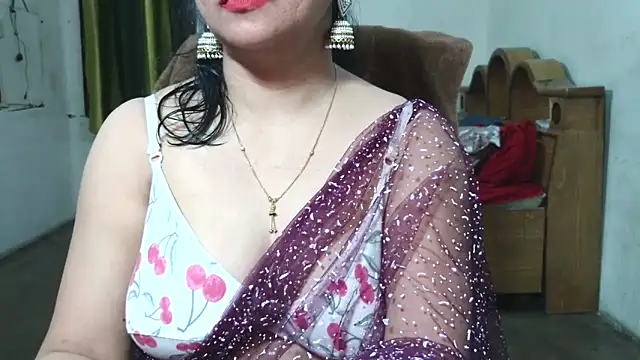 Snapshot of Cute_Mahi22 chatting on 10/24/25, 05:06 Cute Mahi22 online show from 10/24/25, 05:06