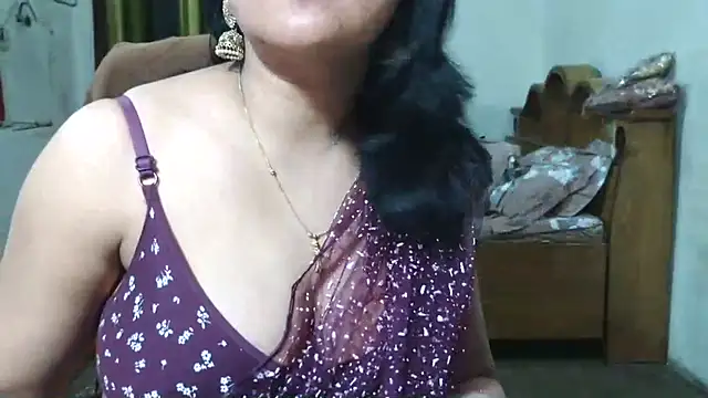 Snapshot of Cute_Mahi22 chatting on 11/17/25, 07:12 Cute Mahi22 online show from 11/17/25, 07:12